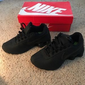 Nike Shox Size 4 Youth